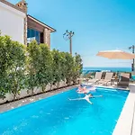 Вилла 18 By Cimentepe Deluxe - With Heated Pool In Yalikavak *